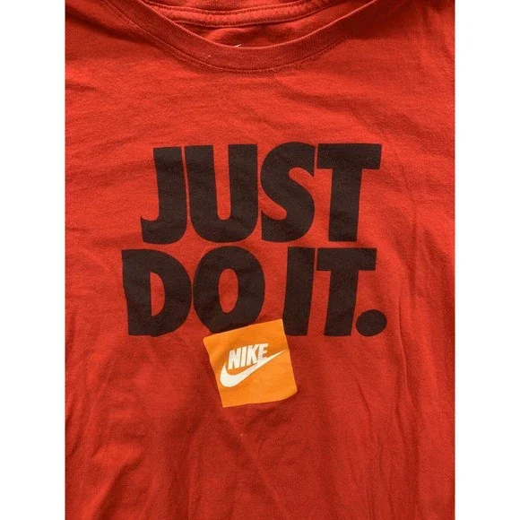 The Nike Tee Graphic T-Shirt Men's Size Medium Red Logo JUST DO IT Crew Neck - Picture 2 of 10